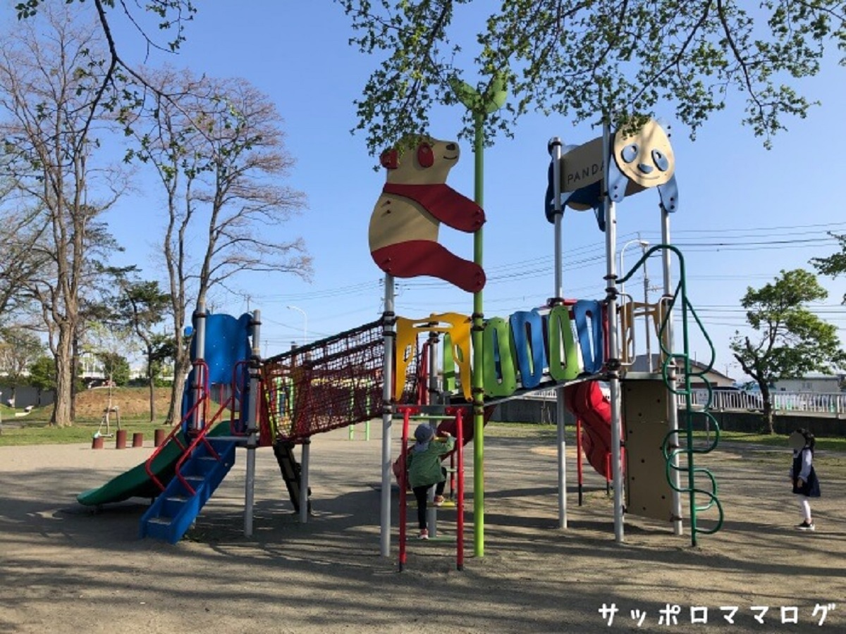 札幌の公園でママ推薦！家族で遊べるおすすめの公園TOP15：『藻岩下公園』〈アスレチック〉　（南区）