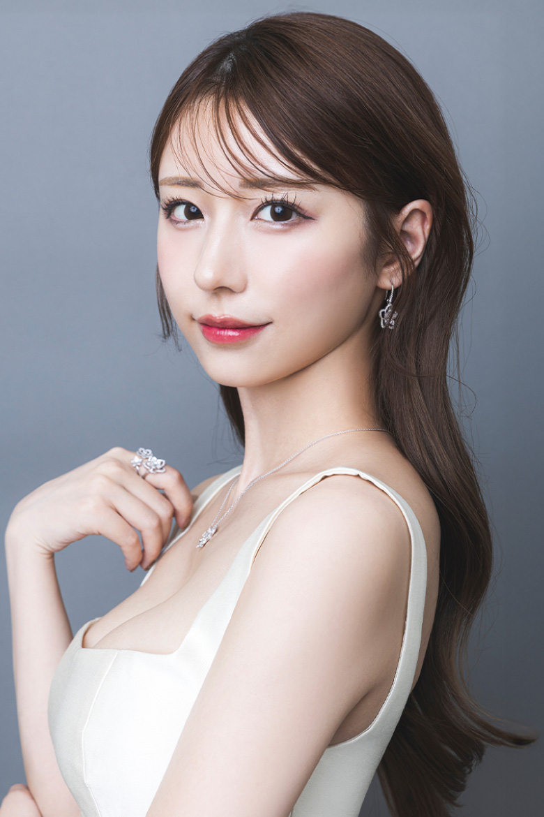 皇 ゆりの